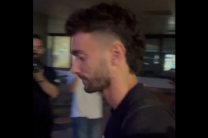 九游体育-球员互换！记者：波尔图25岁右后卫若昂-马里奥已经飞抵都灵城