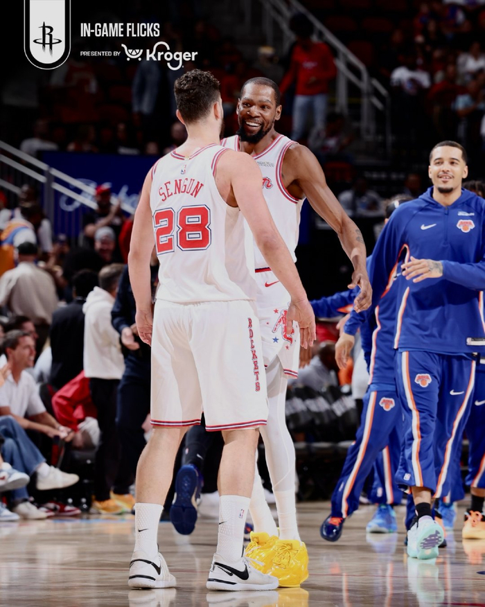 九游体育官网-乌度卡谈杜兰特申京配合优势，强调应对包夹能力提升|凯文·杜兰特|持球|艾米-乌度卡|nba|对手_新浪新闻